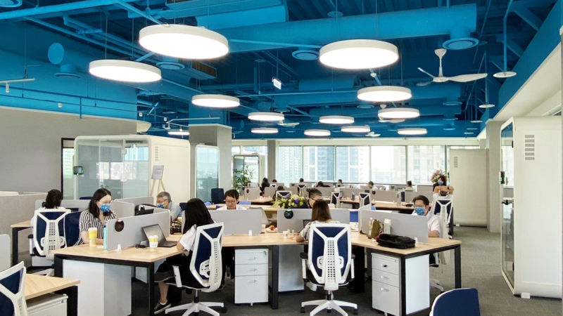 透過高雄據點的「AUO解決方案研發中心」建置，期強化南部人才的延攬及培育